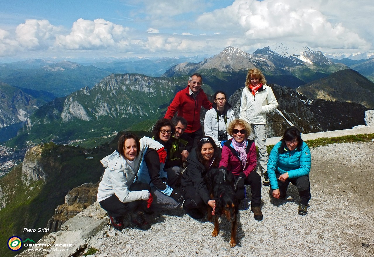 01 Dalla vetta del Resegone (1875 m) le Grigne.JPG